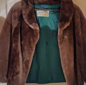 VINTAGE FUR CAPELET/ /WRAP NO SIZE BUT APPEARS MEDIUM ROSENBLUMS..